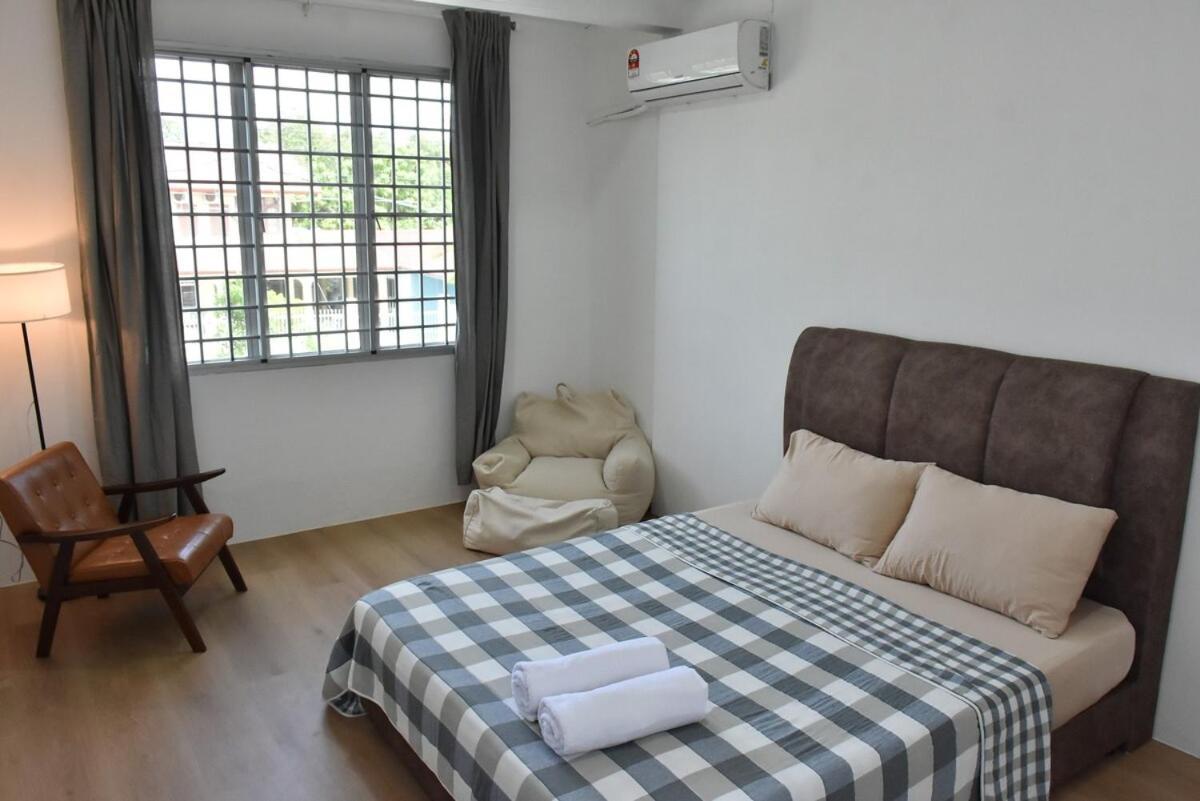 Rain Tree Homestay Bintulu Exterior photo