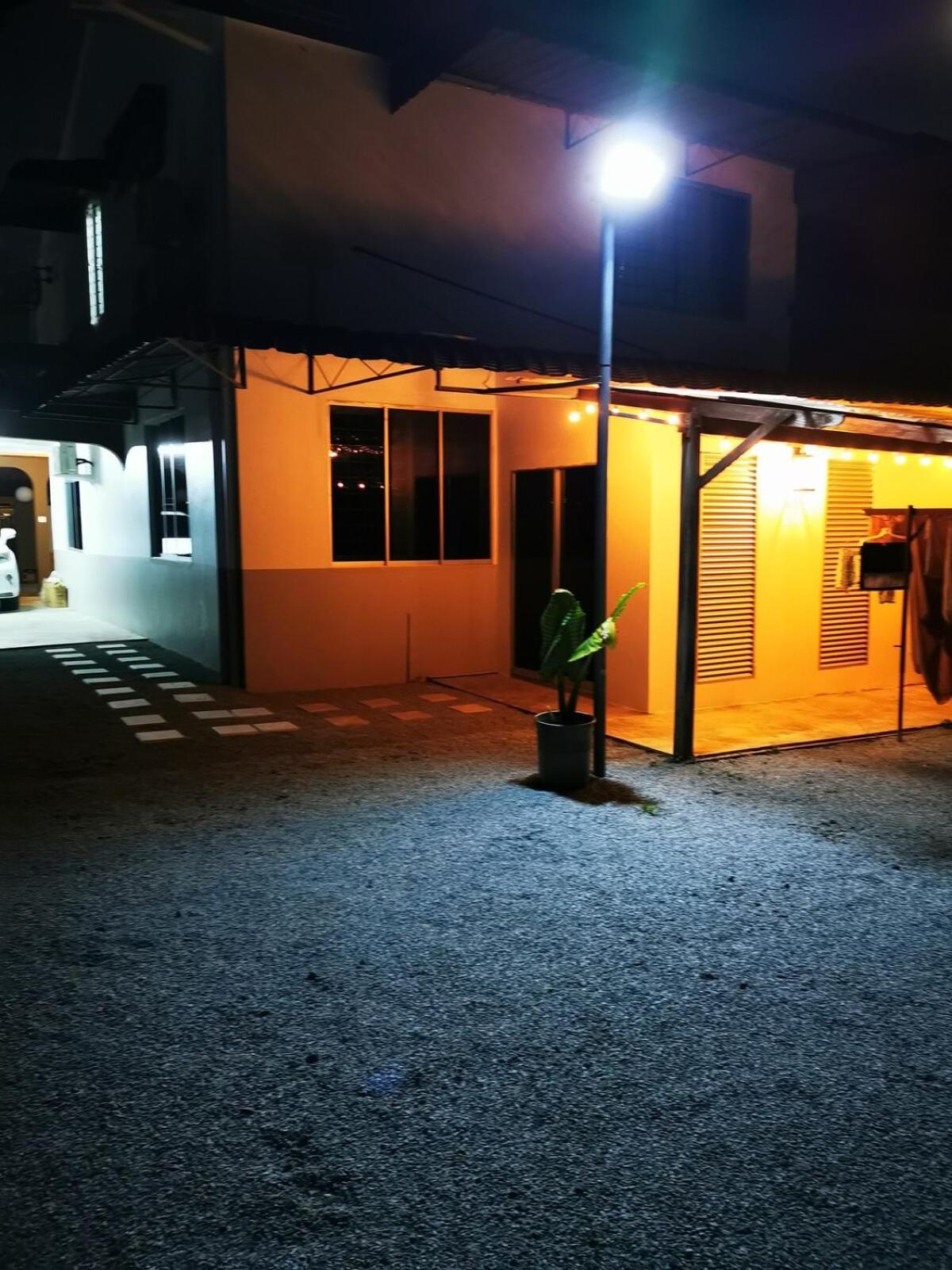 Rain Tree Homestay Bintulu Exterior photo
